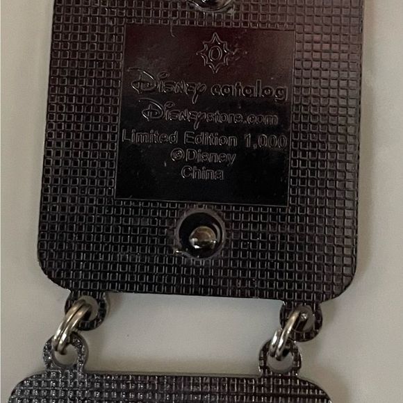 Disney Cuties Pluto 🐾 Pawful hanging Pin - LE1000 - Picture 2 of 3